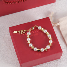 18K Vlogo Rockstud Pearls Bracelet