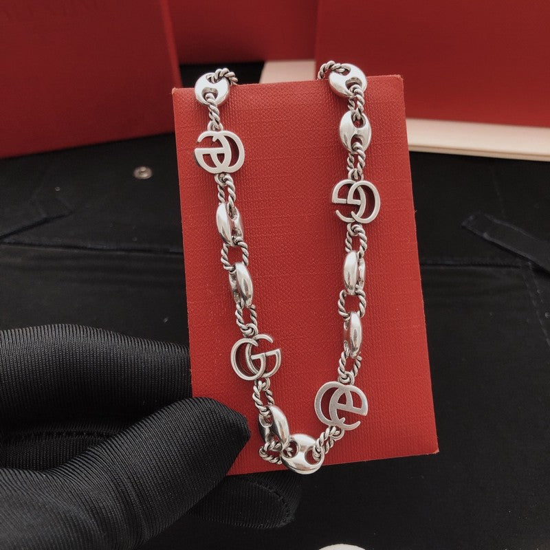 18K GG Interlocking G Twist Chain Necklace