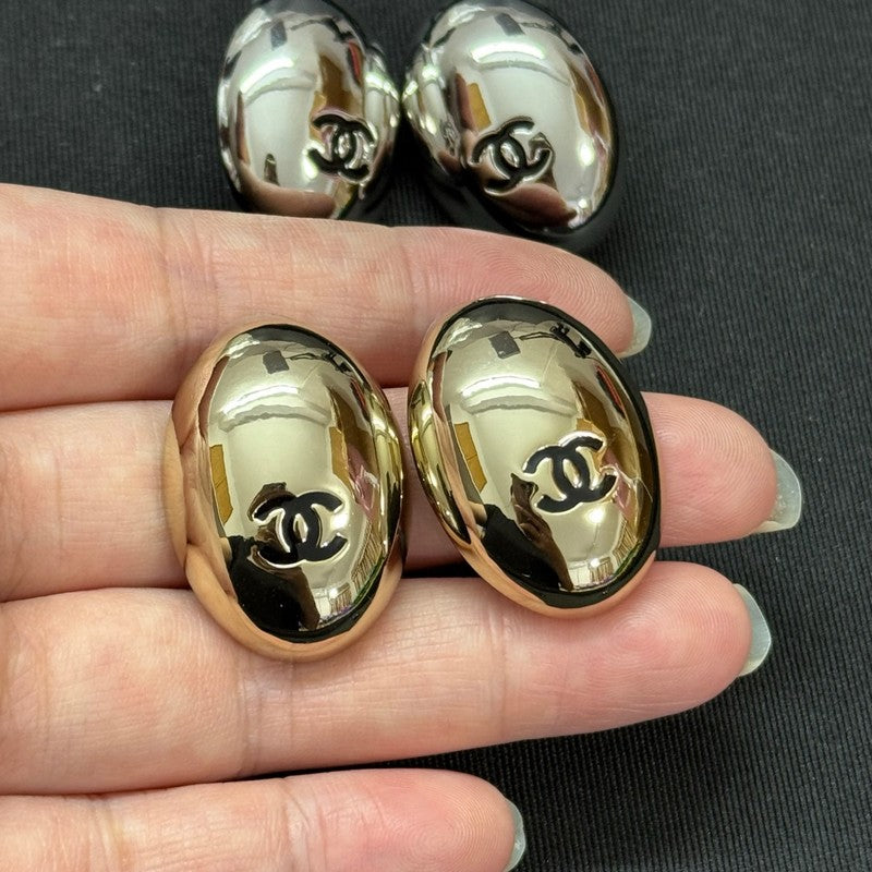 18K CC Oval Gold Earrings
