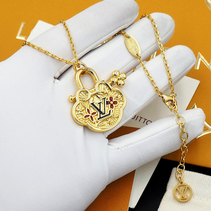 18K Louis Vintage Lock Gold Necklace