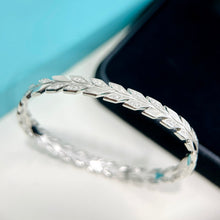 18K T Victoria Vine Diamonds Bracelet