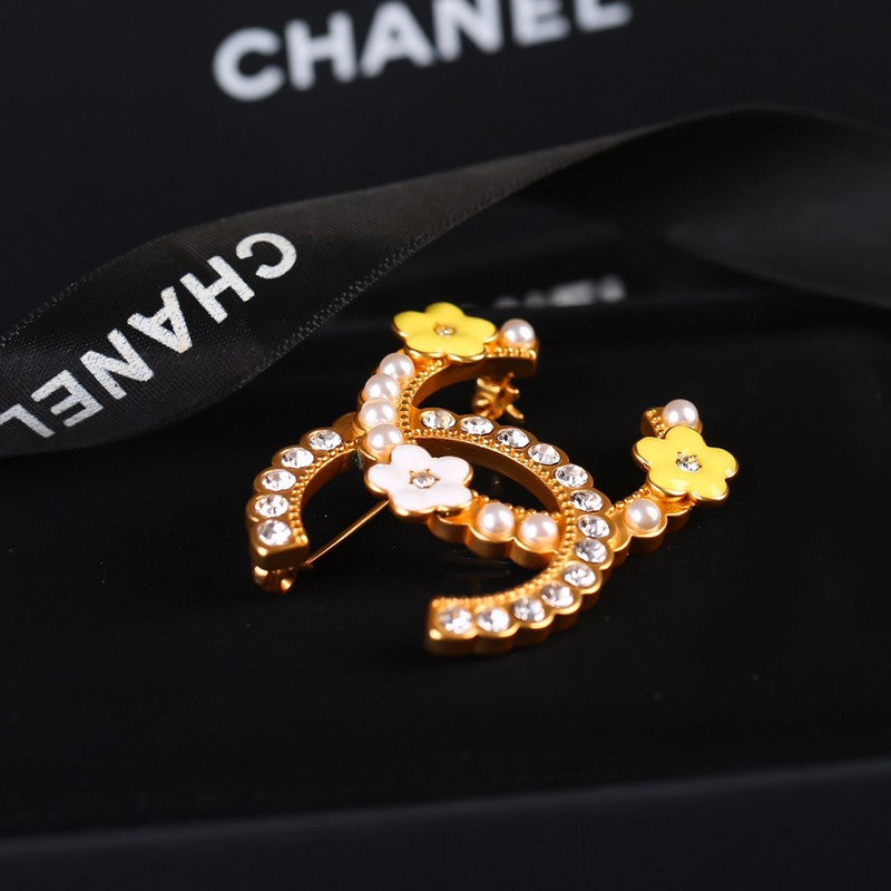 18K CC Yellow Flower Diamond Brooch