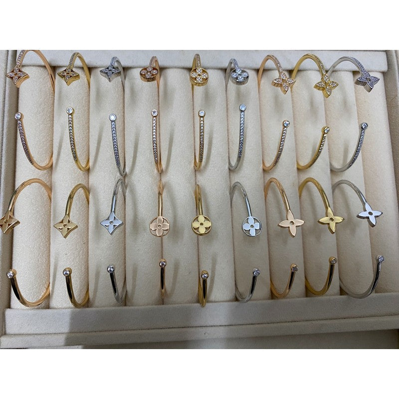 18K Louis Blossom Gold Bracelet