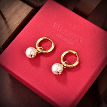 18K Vlogo Pearl Earrings