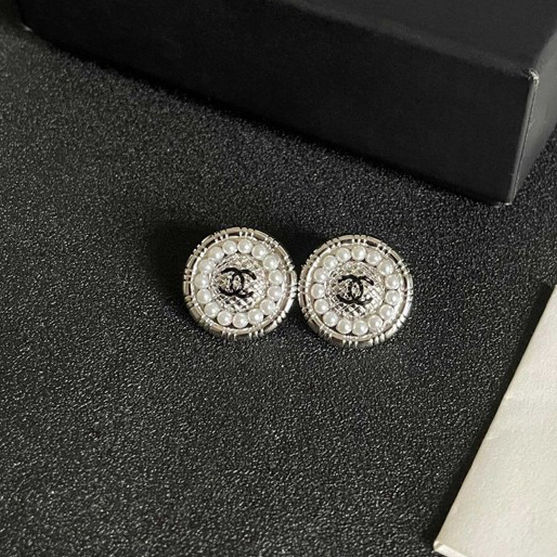 18K CC Pearl Round Vintage Earrings