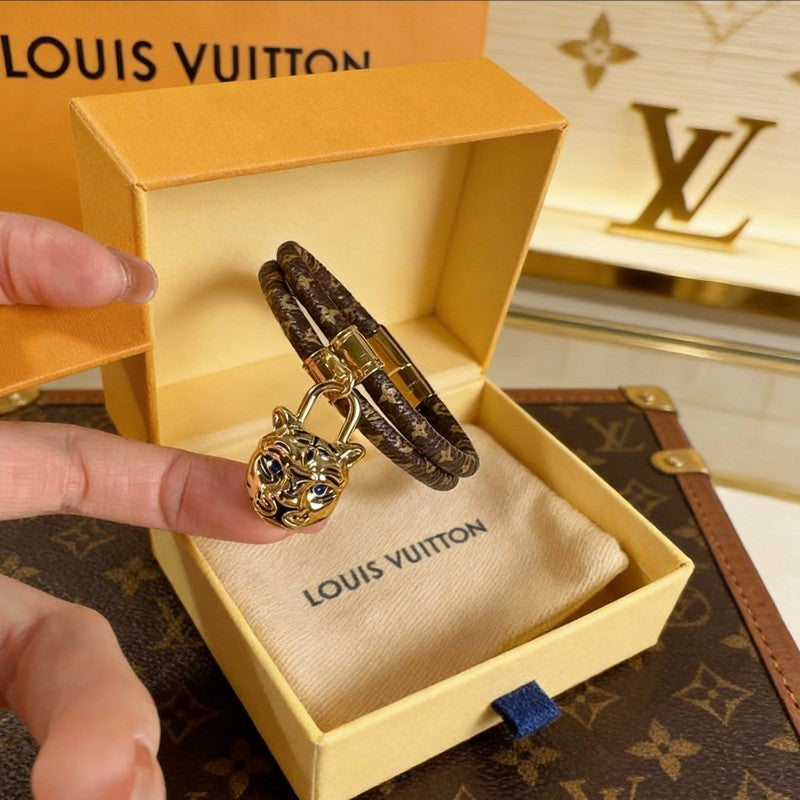 18K Louis Tiger Gold Bracelet