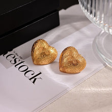 18K Sanit Heart Earrings