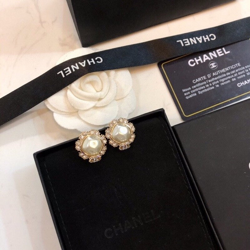18K CC Round Pearl Diamond Earrings