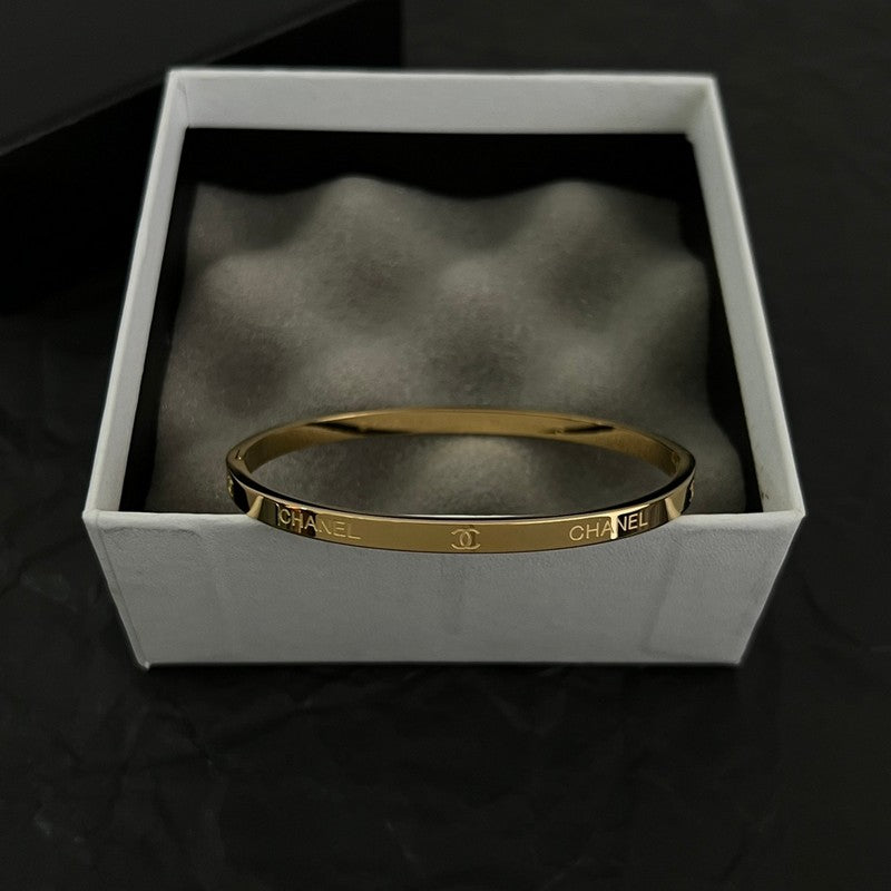 18K CC Gold Vintage Bracelet