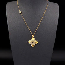 18K Louis Medaillon Necklace