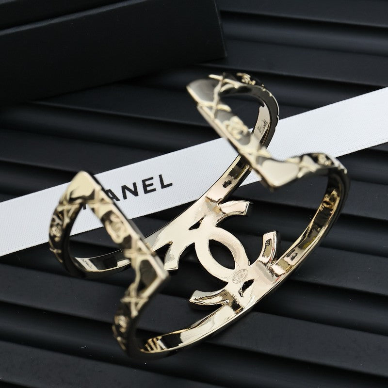 18K CC 2025 Strass Cuff Bracelet