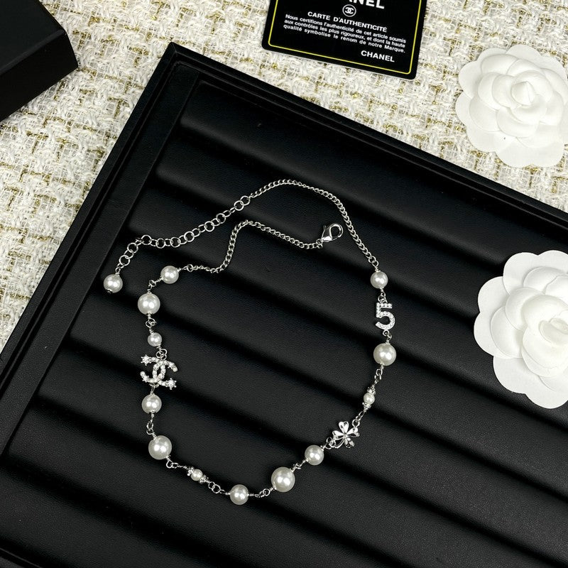 18K CC N.5 Choker Diamond Necklace