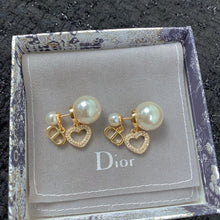 18K CD 30 Montaigne Heart Earrings