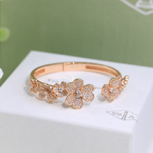 18K Frivole Seven Flowers Diamonds Bracelet