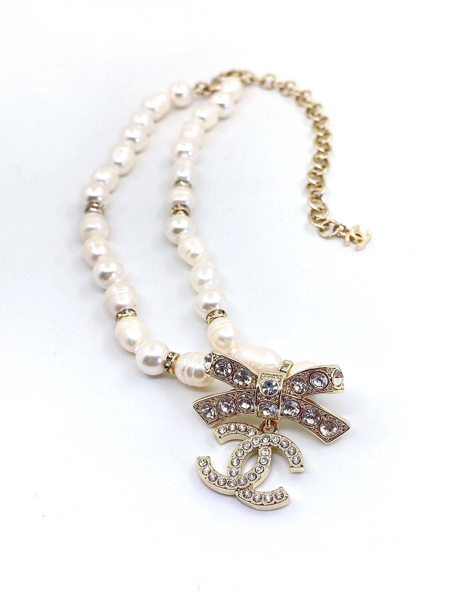 18K CC Bow Tie Diamonds Necklace