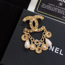 18K CC Pearl Pendant Brooch