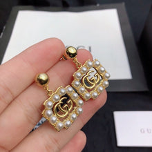 18k GUCCI GG Square Pearls Earrings