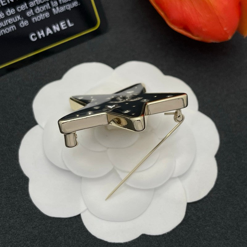 18K CC Star Gold Brooch