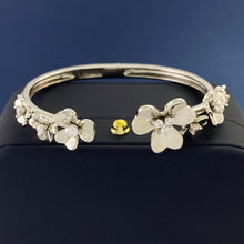 18K Frivole Seven Flowers Bracelet