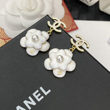 18K CC Flower Pearl Earrings