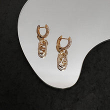 18K F O’Lock Earrings