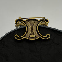 18K Triomphe Vintage Brooch