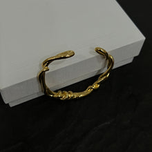 18K Triomphe Open Bracelet