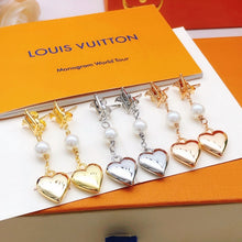 18K Louis Heart Earrings