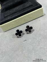 18k Vintage Alhambra Black Earrings