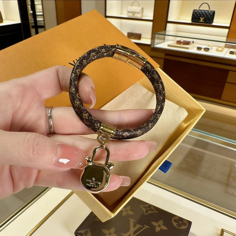 18K Louis Tiger Gold Bracelet