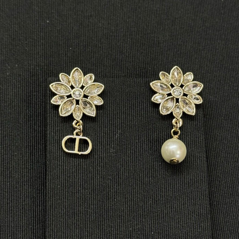 18K CD Flower Diamond Earrings