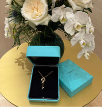 18K T Keys Woven Diamonds Medium Necklace