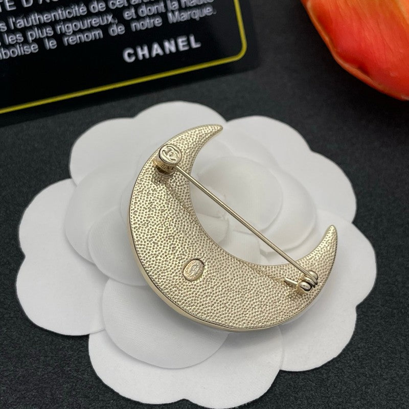 18K CC Moon Gold Brooch