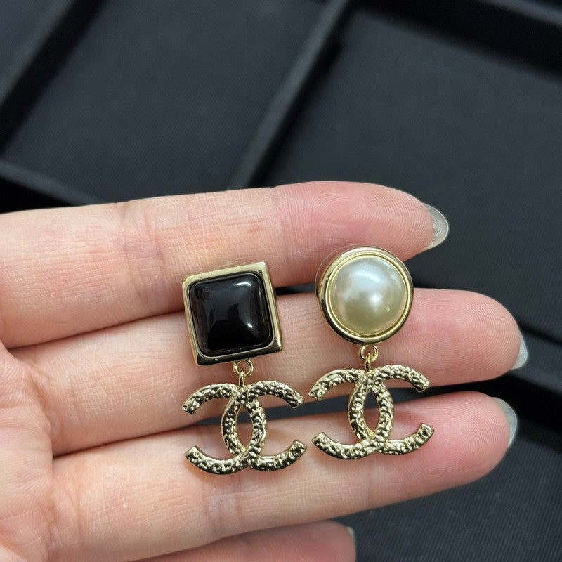 18K CC Black & White Pearl Pendant Earrings