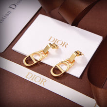 18K CD 30 Montaigne Earrings