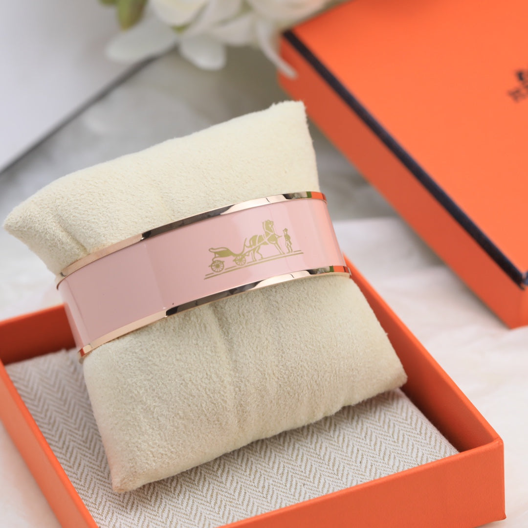 18K Enamel Cal¨¨che Wide Bangle H Bracelet