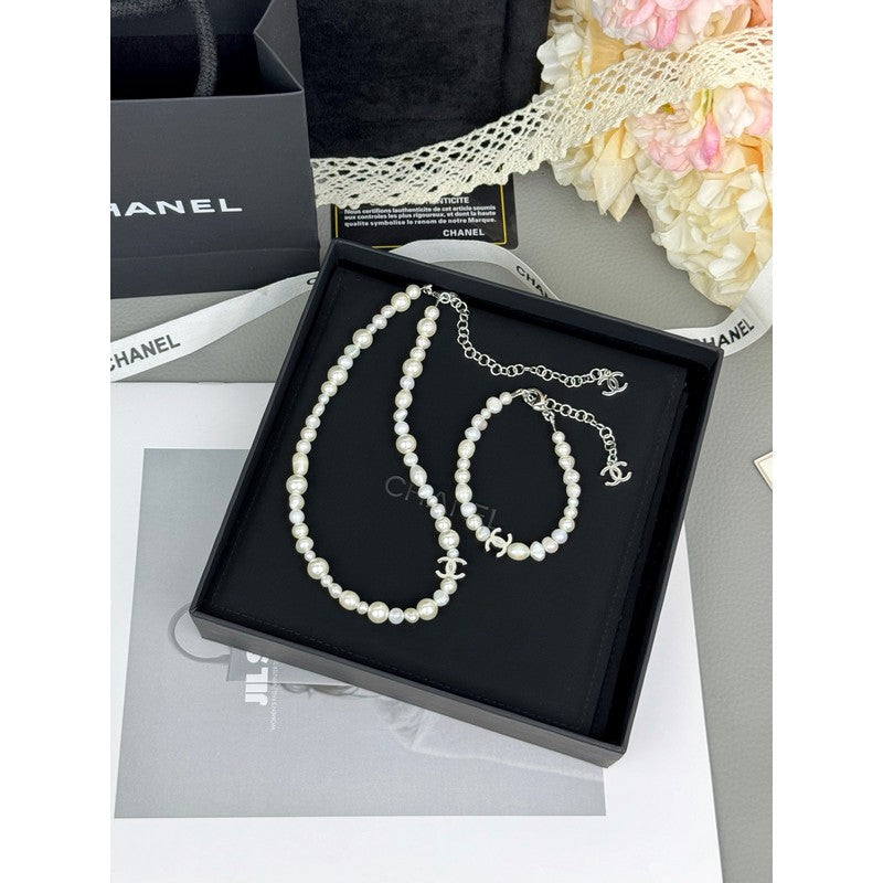 18K CC 26C Choker Pearl Necklace