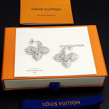 18K Louis Medaillon Earrings