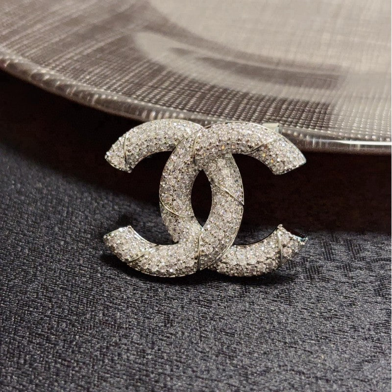 18K CC White Gold Diamond Brooch