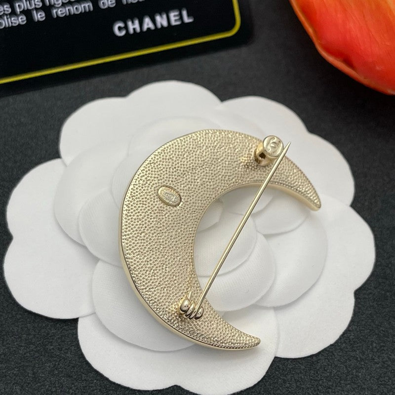 18K CC Moon Gold Brooch