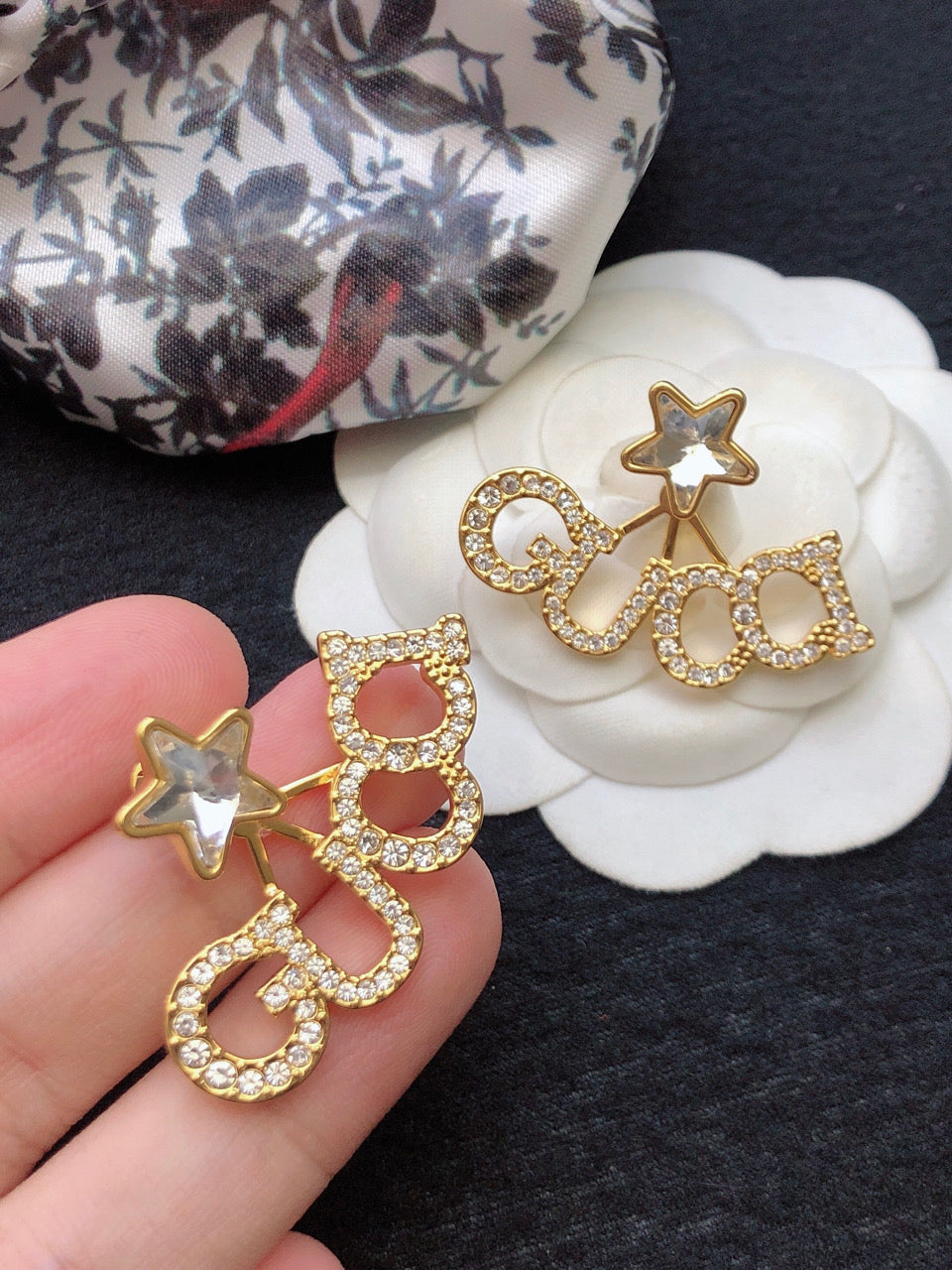 18K Double G Script Star Earrings