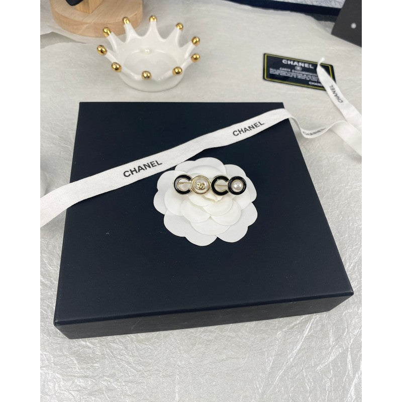 18K CC Coco Crush Brooch