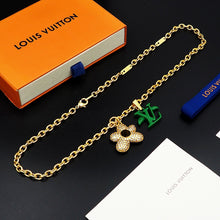 18K Louis Blooming Pendant Necklace