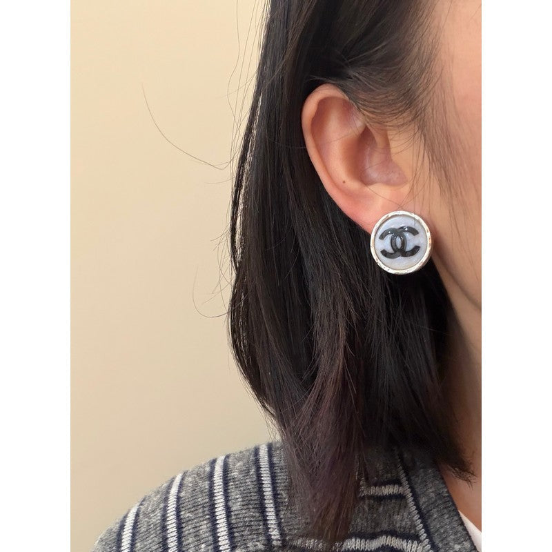 18K CC White & Purple Round Earrings