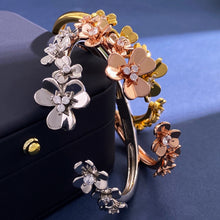 18K Frivole Seven Flowers Bracelet