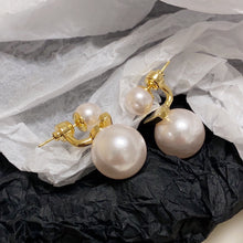 18K Triomphe Pearl Earrings