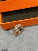18K Collier De Chien Diamonds H Ring