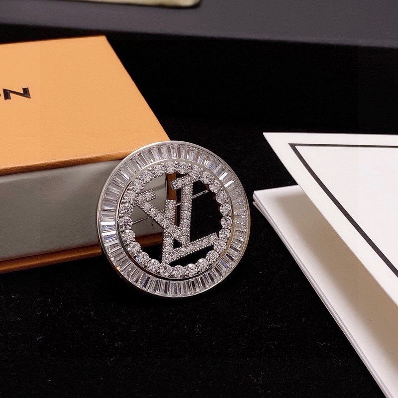 18K Louis Full Diamond Brooch