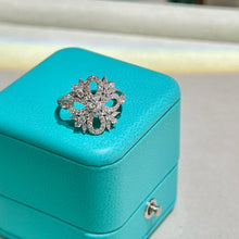 18K T Vinatge Flower Ring