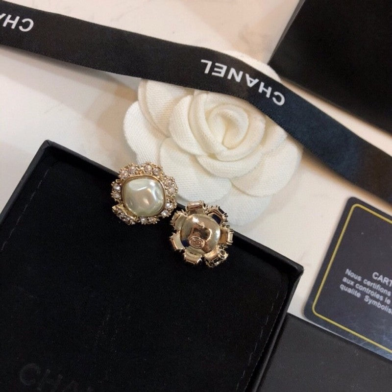 18K CC Round Pearl Diamond Earrings